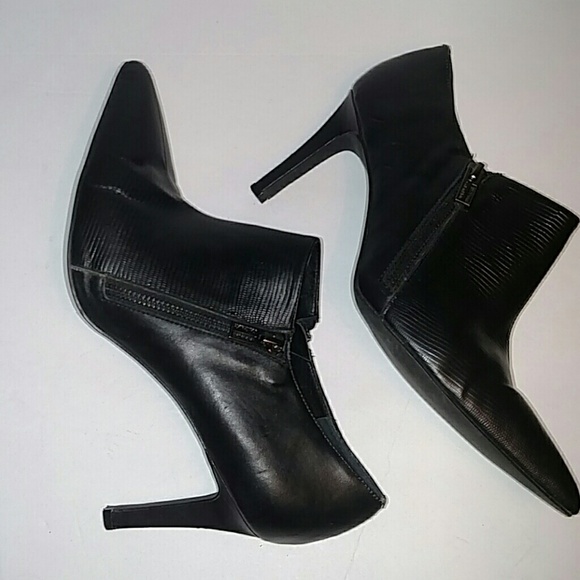 Calvin Klein "beana" Black Booties size 9.5 - Picture 4 of 6